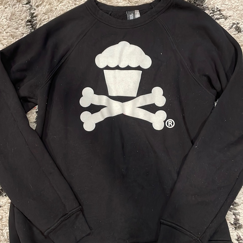 Johnny cupcakes crew neck size M